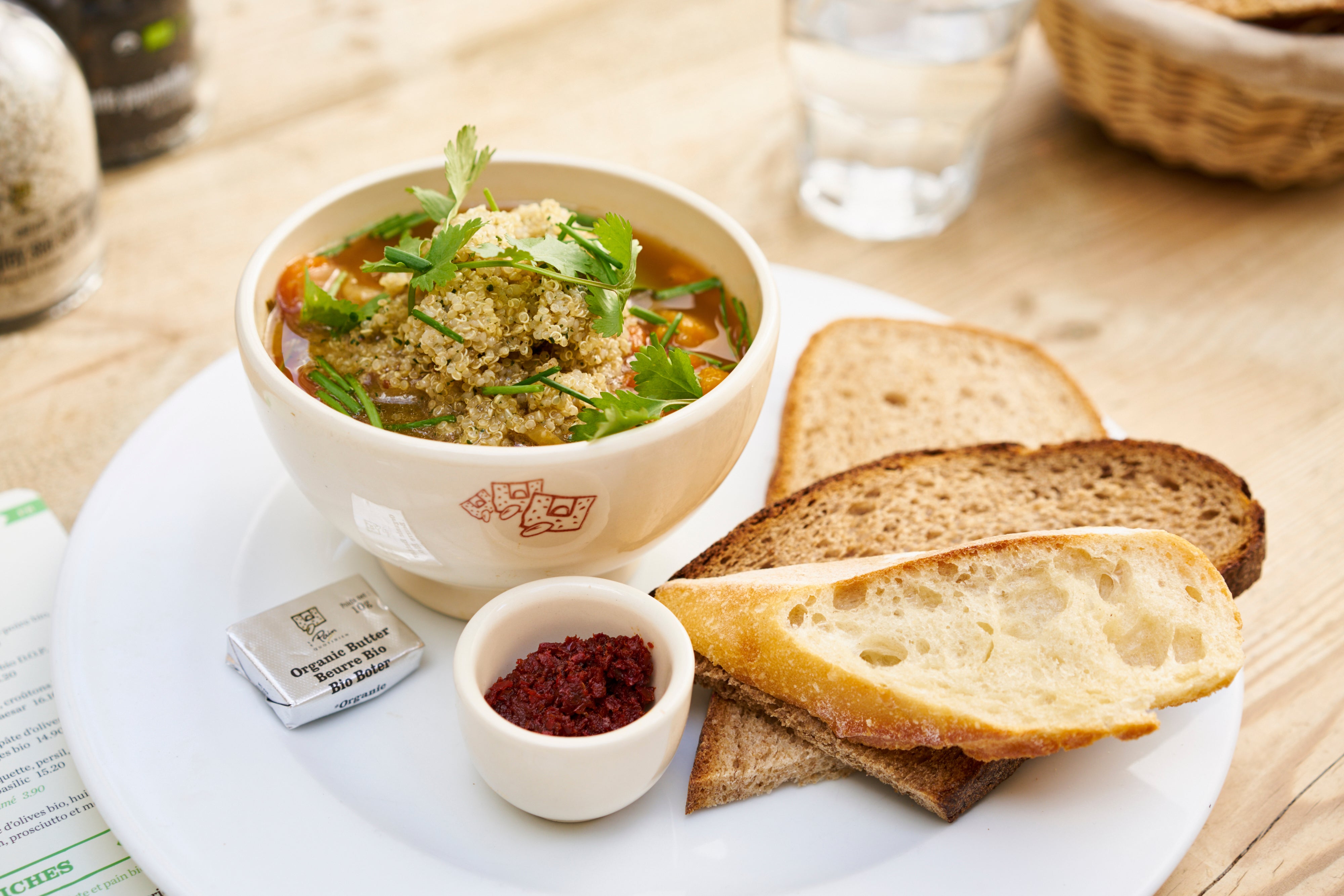 Pot-au-feu de légumes bio, curry bio et poulet grillé