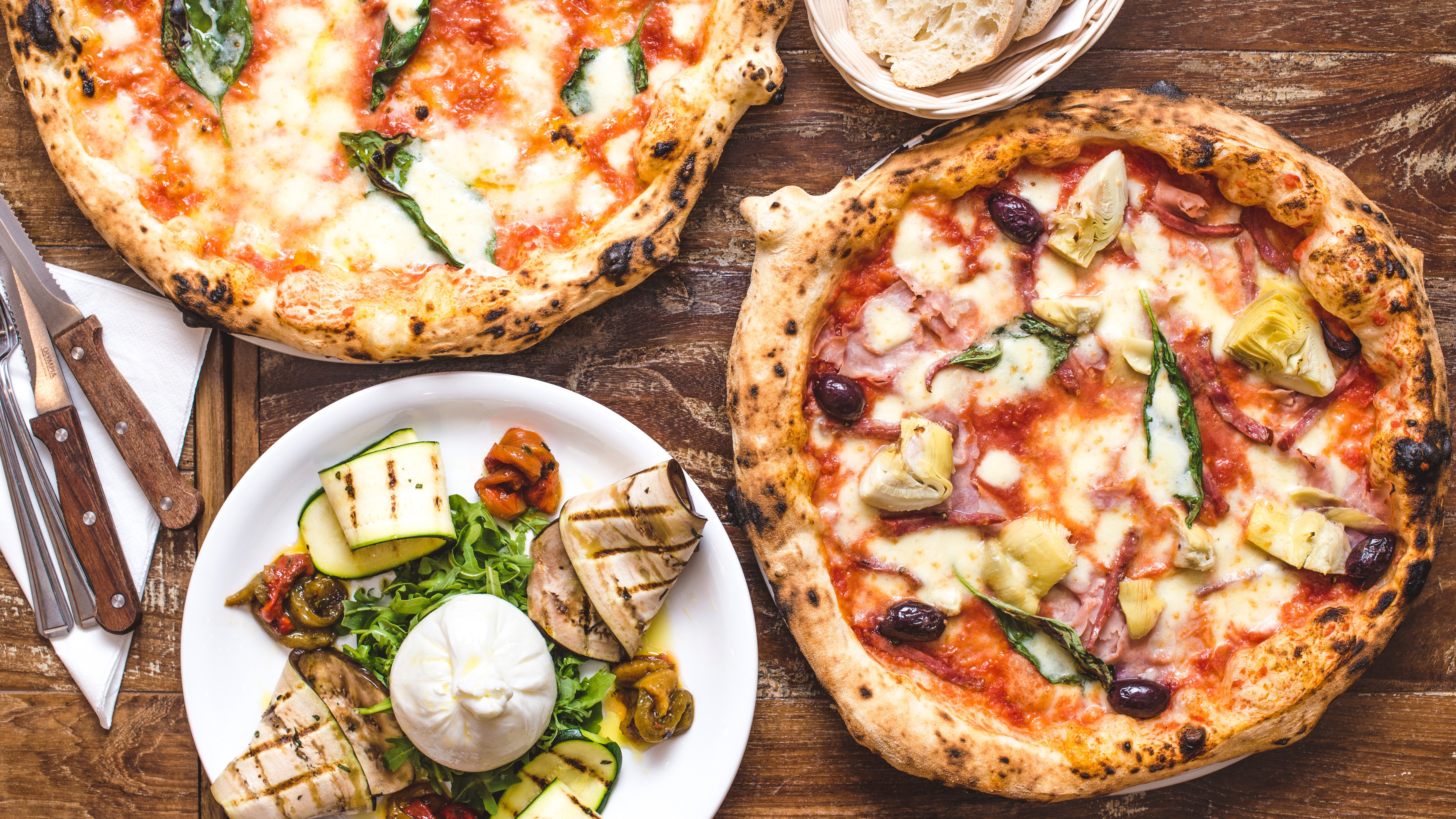 Oi Vita Pizzeria delivery from Highbury Order with Deliveroo