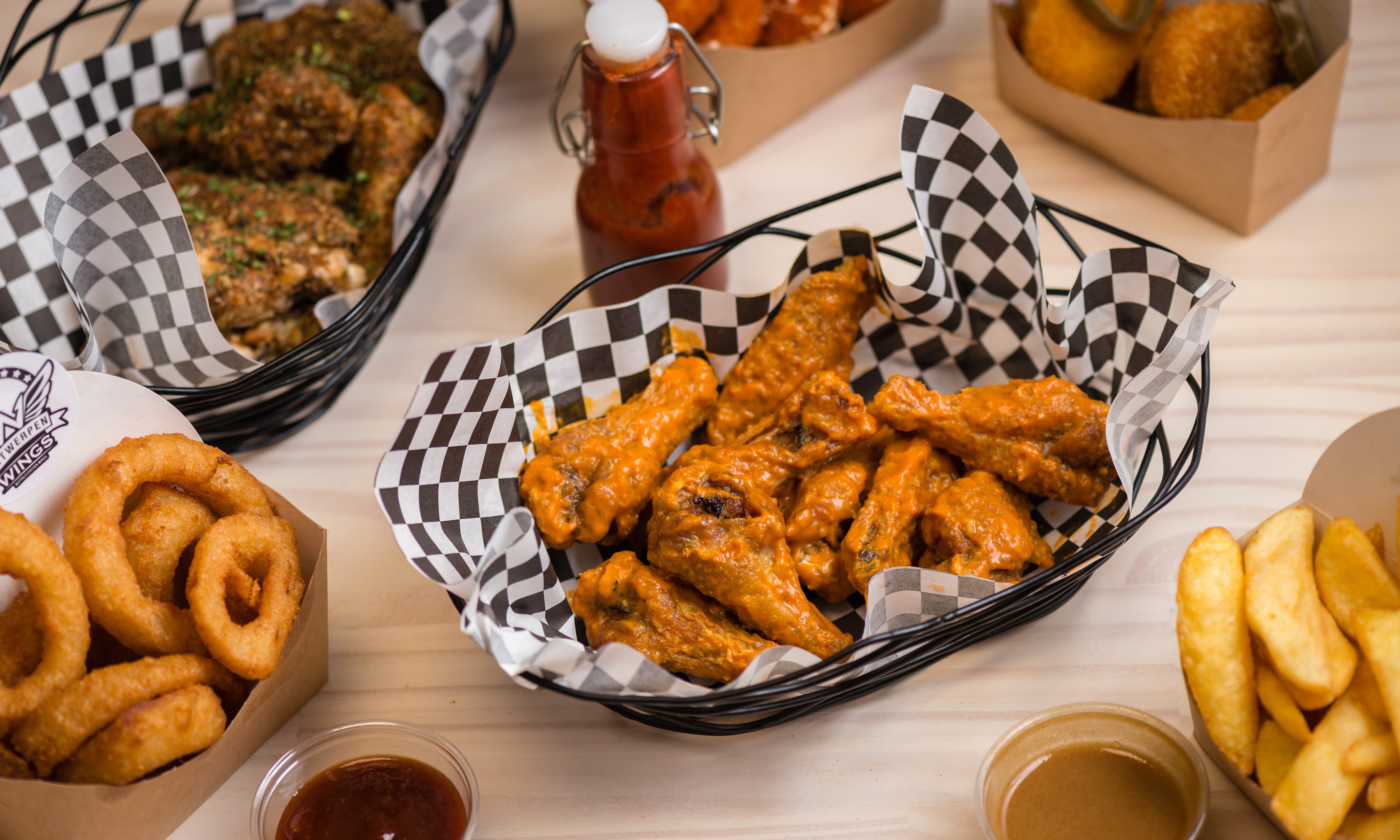 Eat Wings delivery from Centrum - Order with Deliveroo