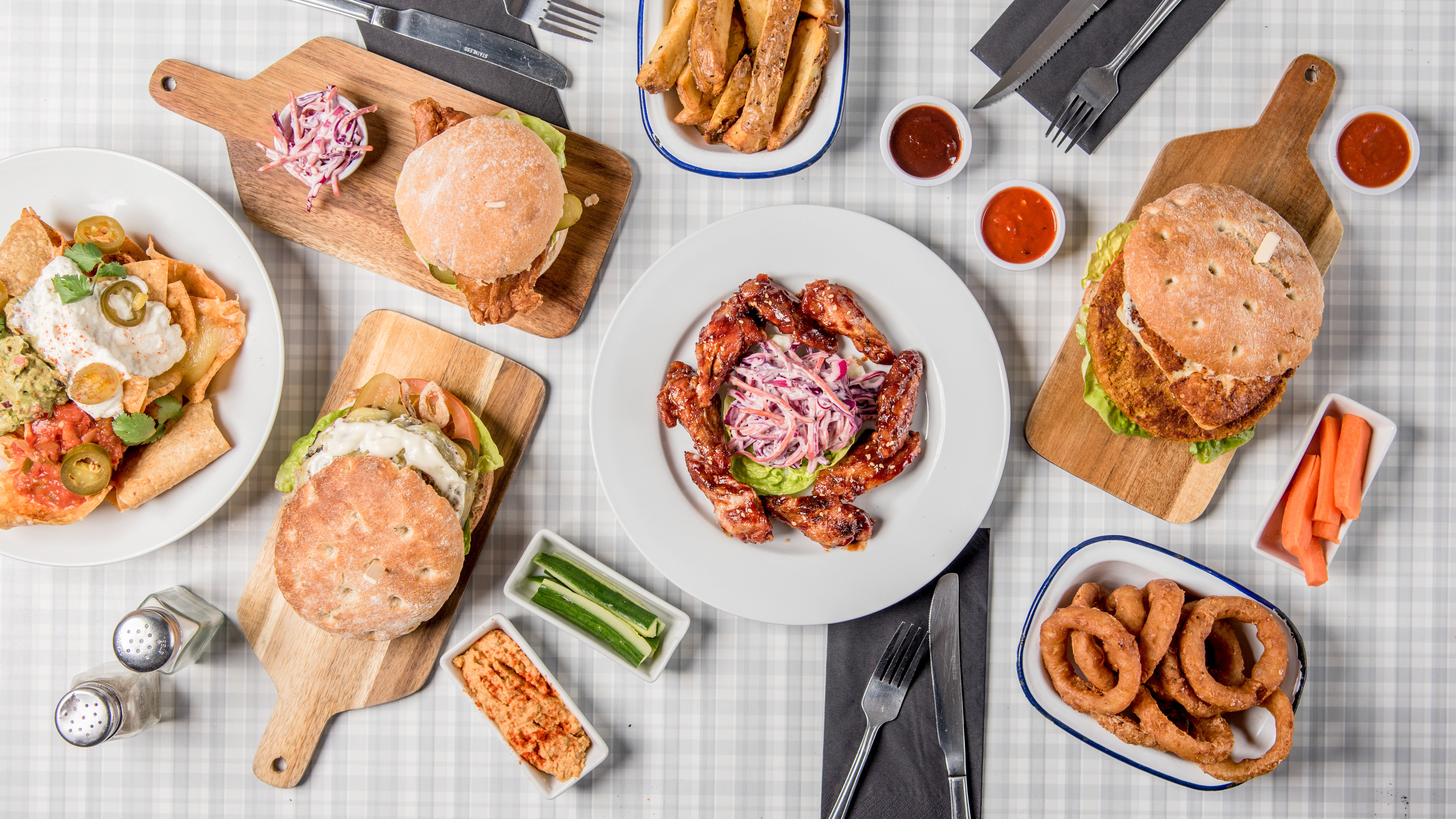 Woody's Bar & Kitchen delivery from Kingston Order with Deliveroo