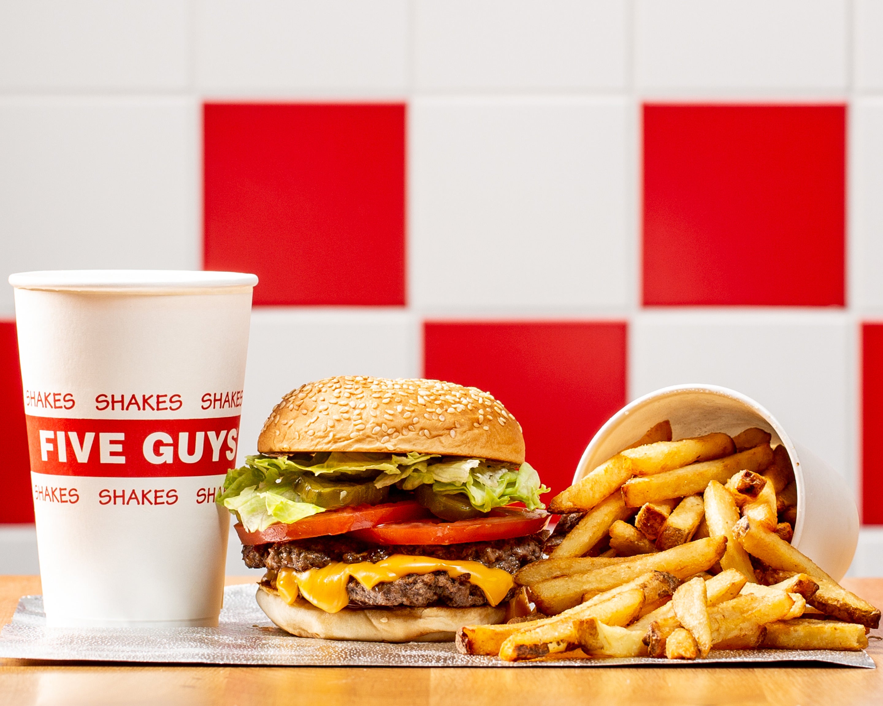 Livraison Five Guys Burgers and Fries à Clermont Centre Ville Commandez avec Deliveroo