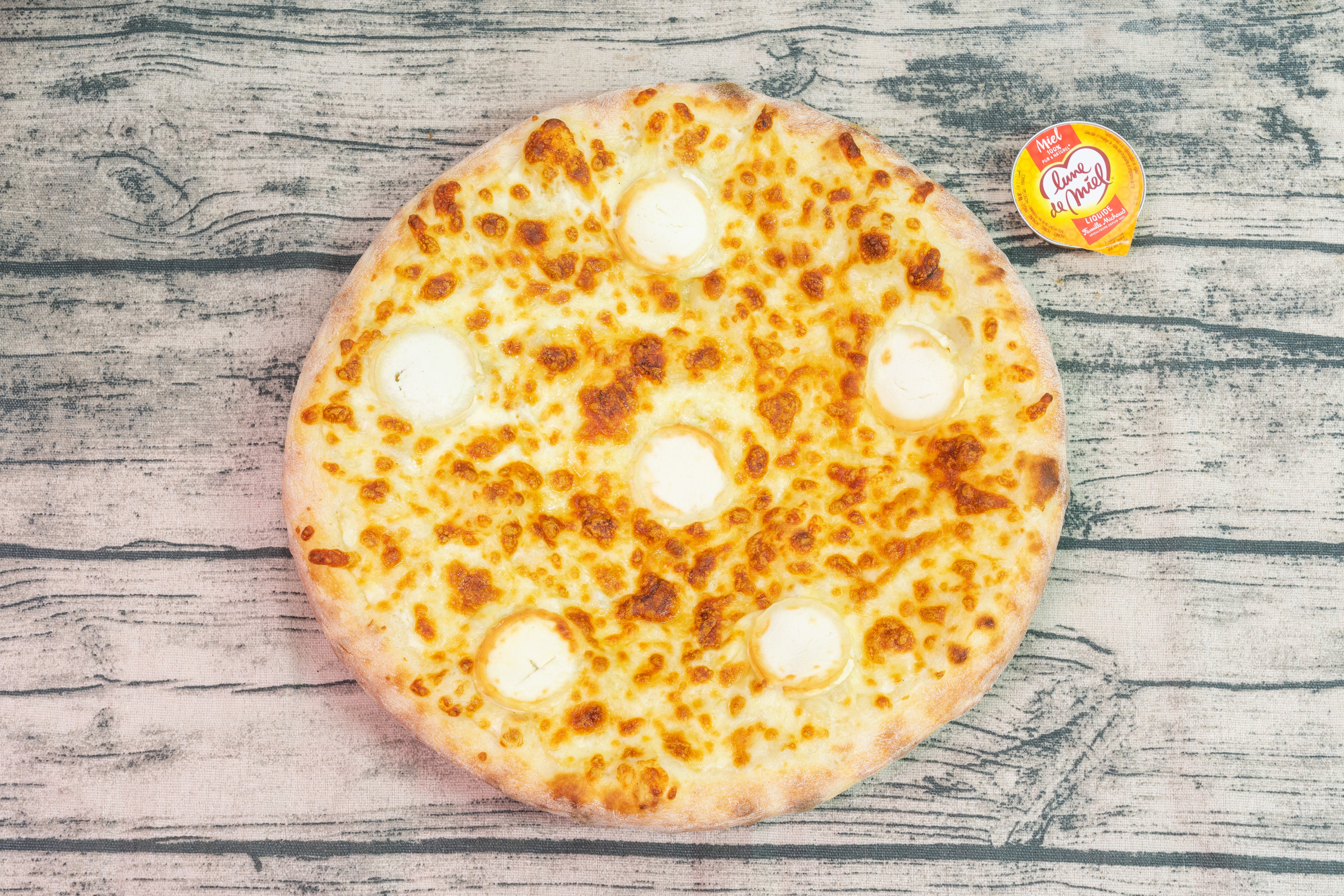 Pizza GoGo delivery from Brentwood Order with Deliveroo