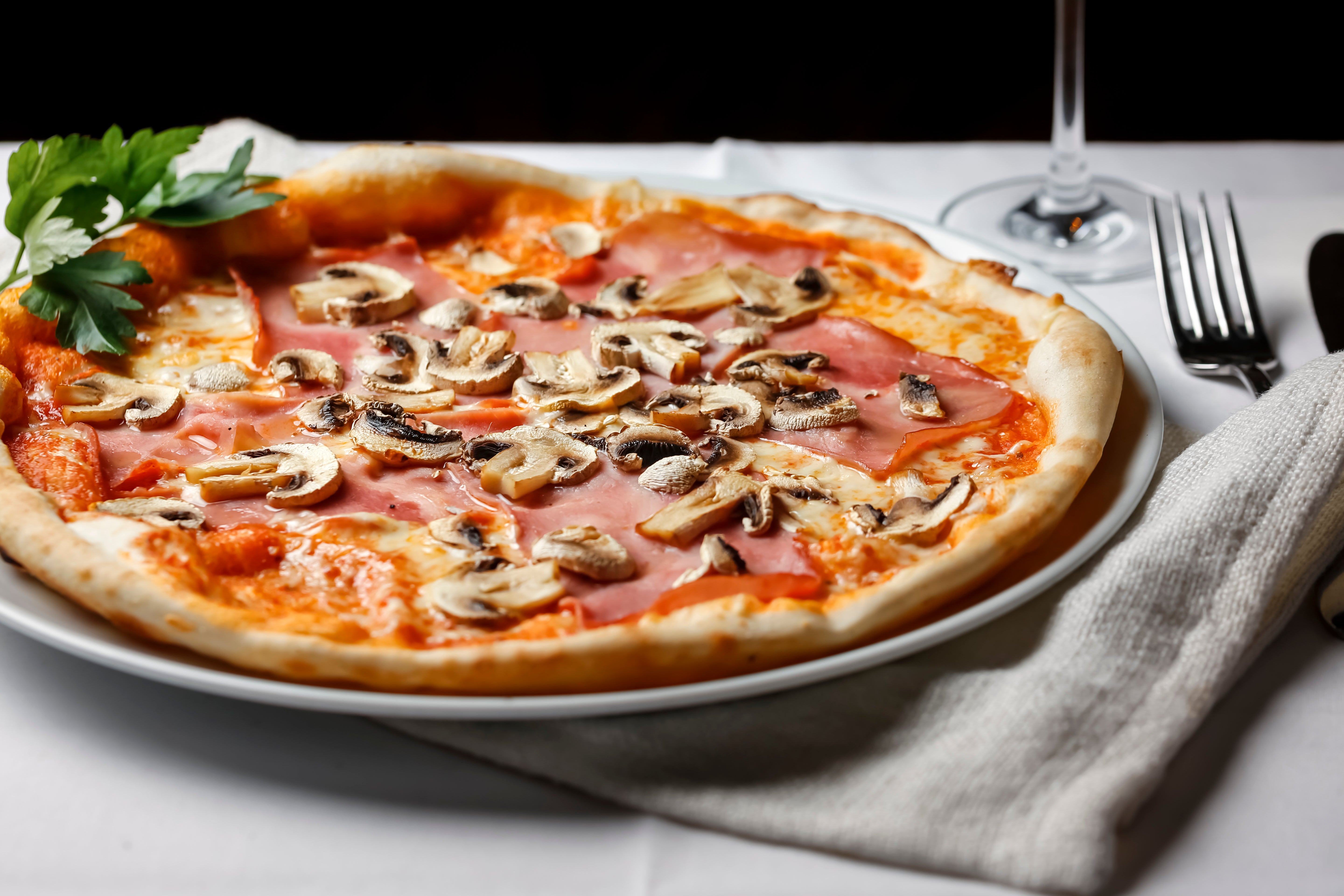 Pizza Venezia geliefert aus SachsenhausenNord Bestelle bei Deliveroo